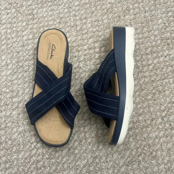 Clarks Collection Soft Strap Platform Slide Sandal Sz 9  Blue Comfy - Picture 1 of 9